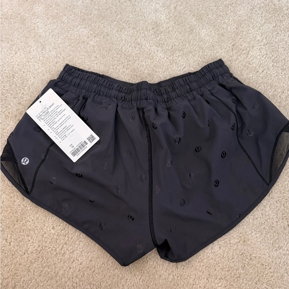 Lululemon hotty hot shorts. Size 10. Embossed logo - Picture 3 of 3